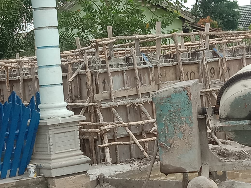Pembangunan Embung Tandon Air Hujan Diduga Tidak Sesuai SOP  Dan Tidak Terpasang  Papan Informasi Pekerjaan – Menara Mercusuar