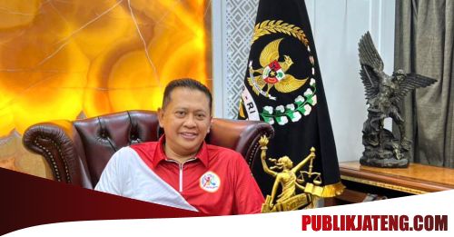 Ketua MPR RI Bamsoet Juara Satu Kelas Eksekutif Kejuaraan Menembak Jaksa Agung Cup 2022 - Warta Indonesia